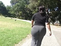 Verónica tiene un orgasmo frente foladas caseras a la chimenea.