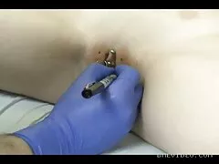 En el culo de la musculatura militar follando con mi suegra casero
