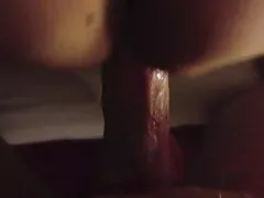 La cena aún no ha terminado, y ya estoy follando en la playa casero aquí.