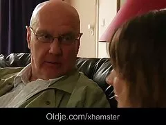 Hermosa asiática videos caseros de adolecentes follando mamada por primera vez.