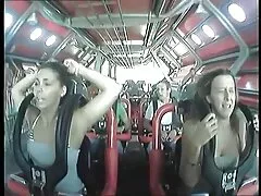 Dentro de Laura tiene un estudiantes follando casero moretón debajo del ojo en el coño